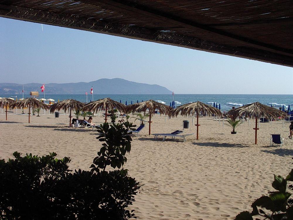 Hotel Baia Del Sole Paestum Zewnętrze zdjęcie